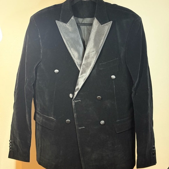 Other - Men's Black Velvet Blazer with Silver Lapels